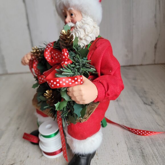 Clothtique possible dreams make it merry wreath ribbon Santa Xmas figure - Picture 6 of 7